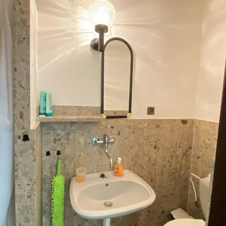 Alex-asie-eu Konukevi *